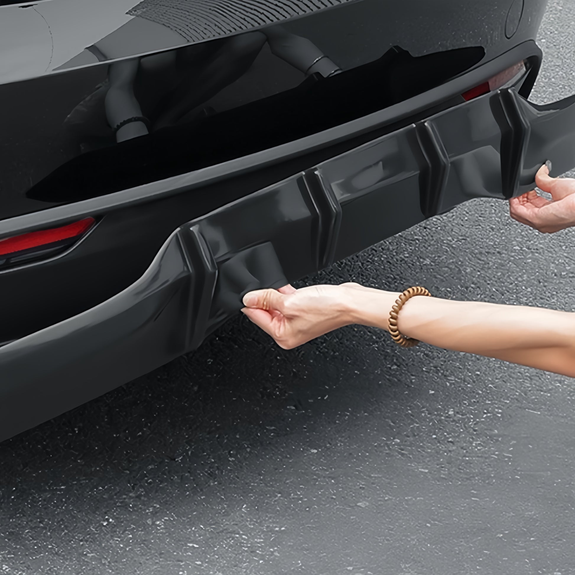 ABS diffuser acts as a rear bumper guard to help absorb minor impacts and protect the Model 3 Highland’s rear section