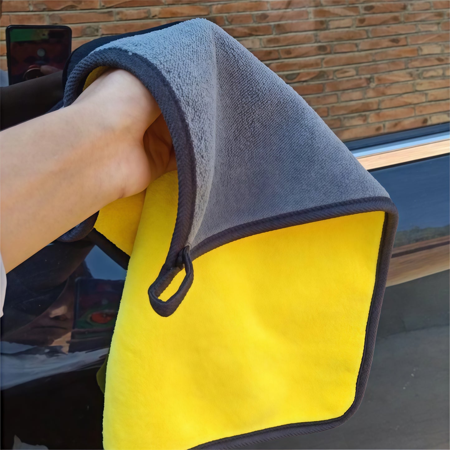 Scratch free microfiber car drying towel safe for paint glass and delicate surfaces without swirl marks