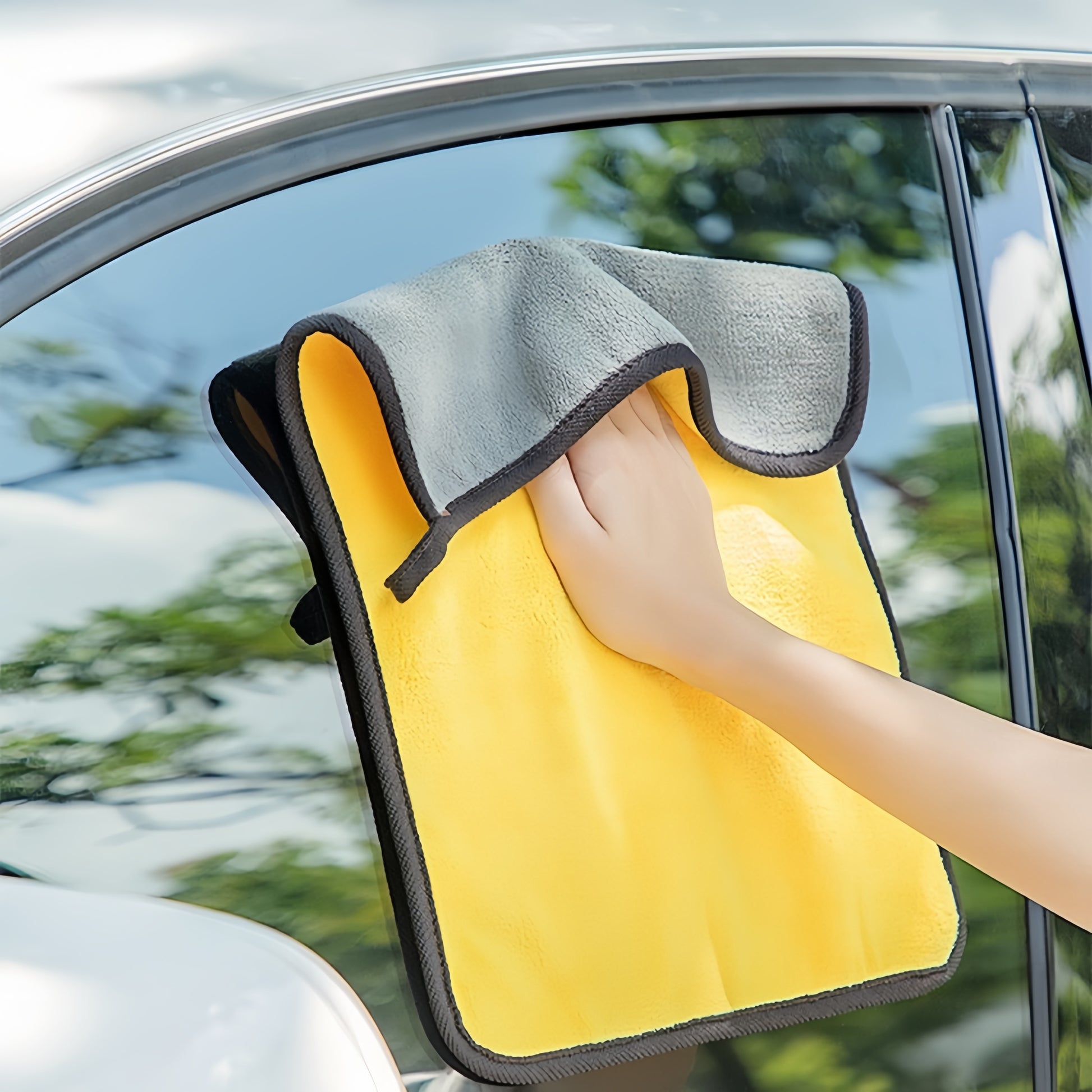 Ultra absorbent microfiber car drying towel with twisted loop fibers for fast water removal and streak free finish