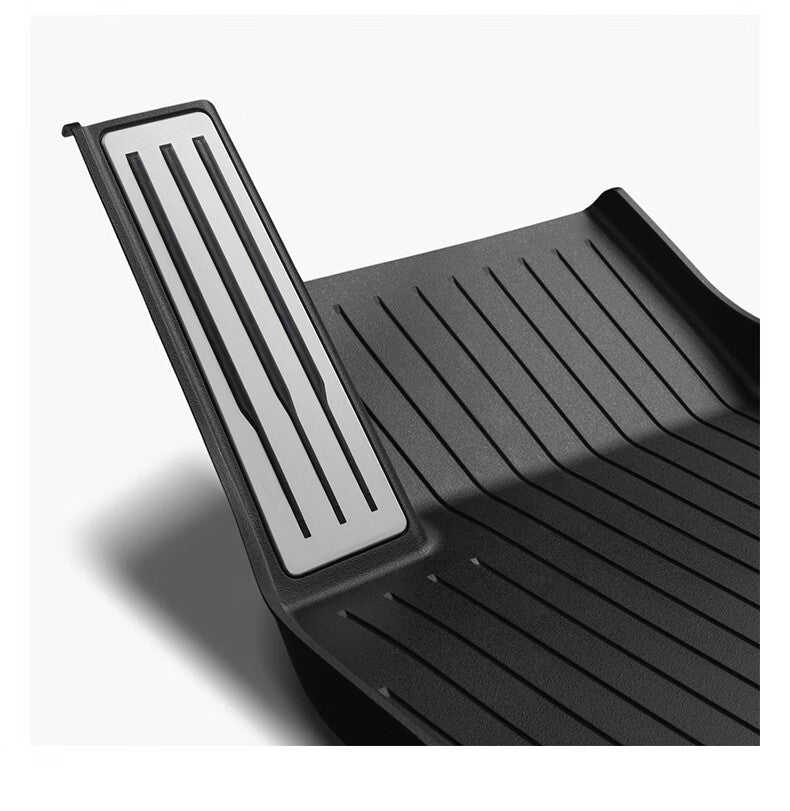 Waterproof TPE car floor mats for front and rear rows, protecting the Model Y Juniper interior from dirt and spills